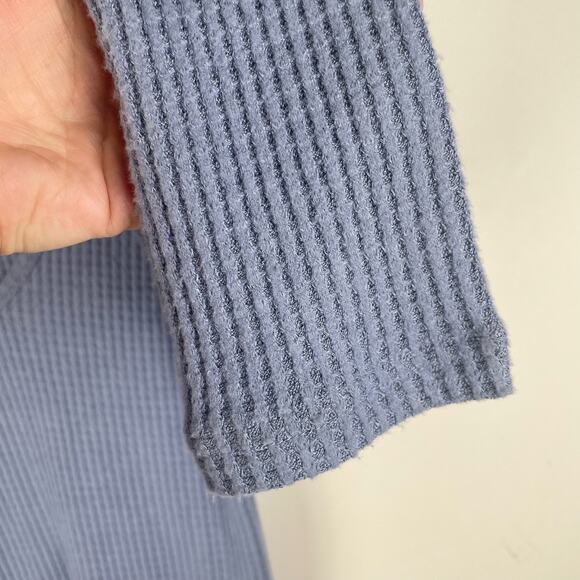 Abound Dusty Blue Soft Waffle Knit Long Sleeve Shirt Thermal V Neck Size XS - Picture 4 of 5